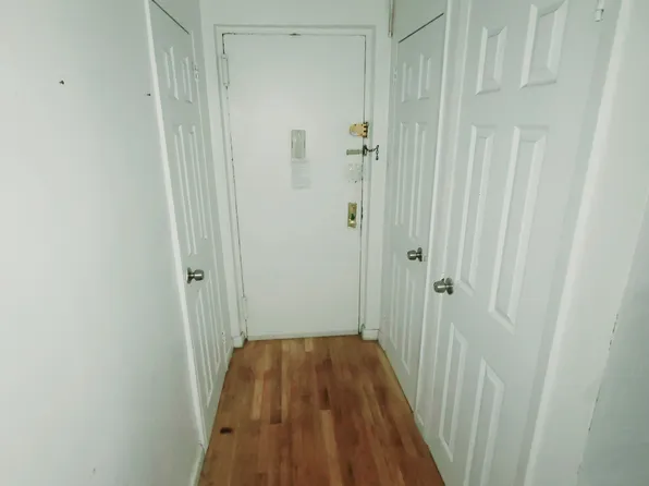 63-11 Queens Boulevard image 3 of 24
