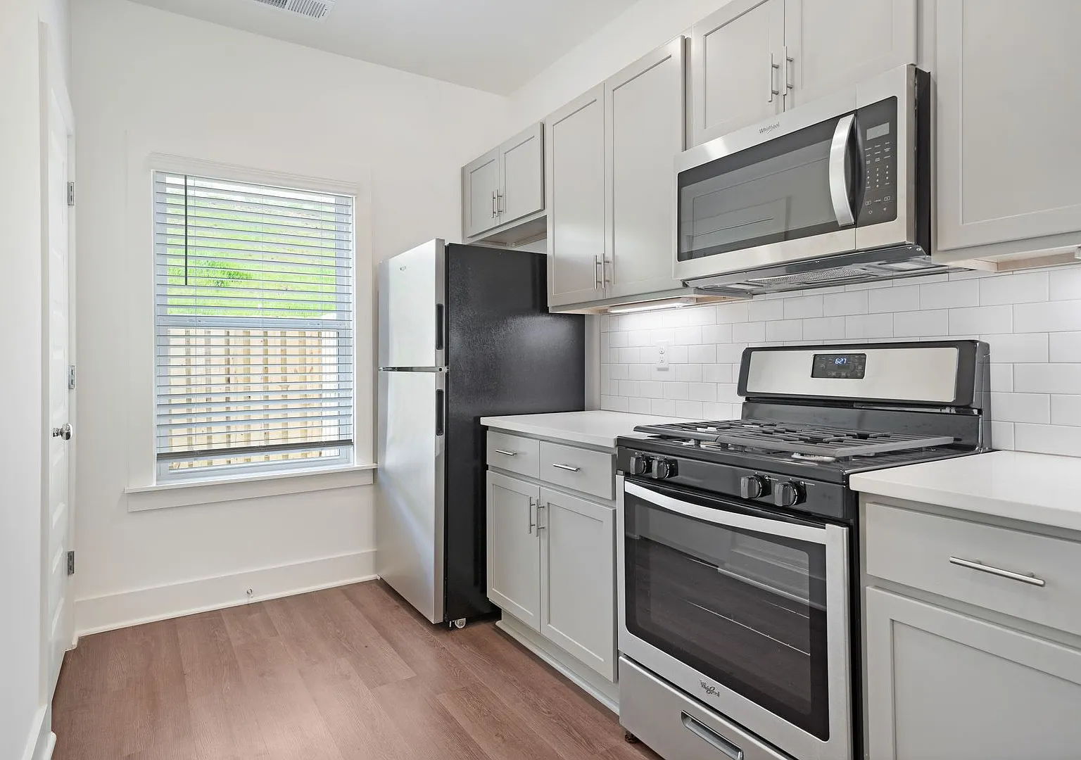 Smart Home Technology with Elevated Amenities — Photo 4