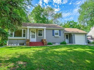 1202 County Road B E, Maplewood, MN 55109