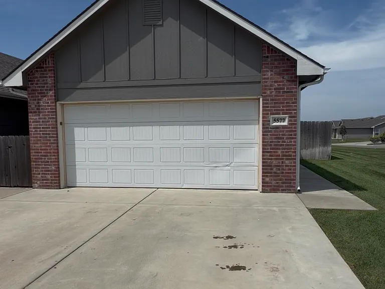 5577 N Edwards Cir #5577 — Photo 1
