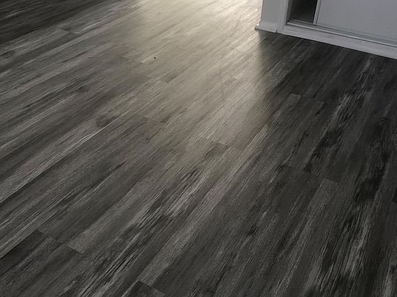 5th image of 13737 Oxnard St