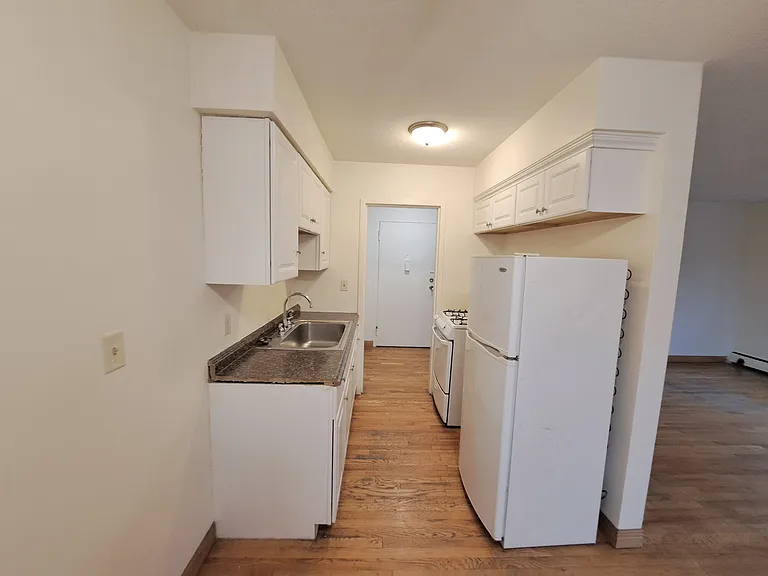 214 Place Apartments — Photo 16
