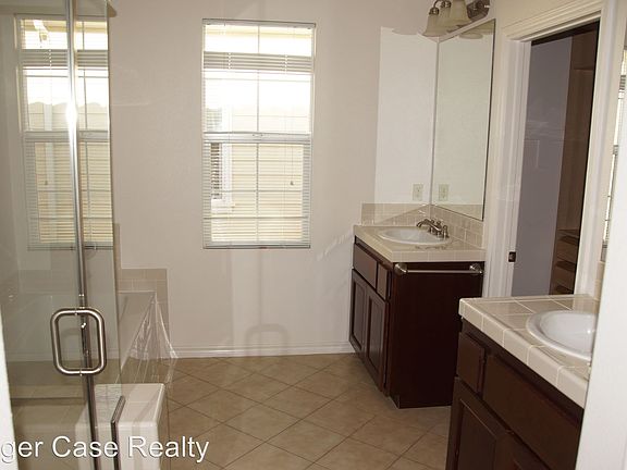 5th image of 8152 Platinum St