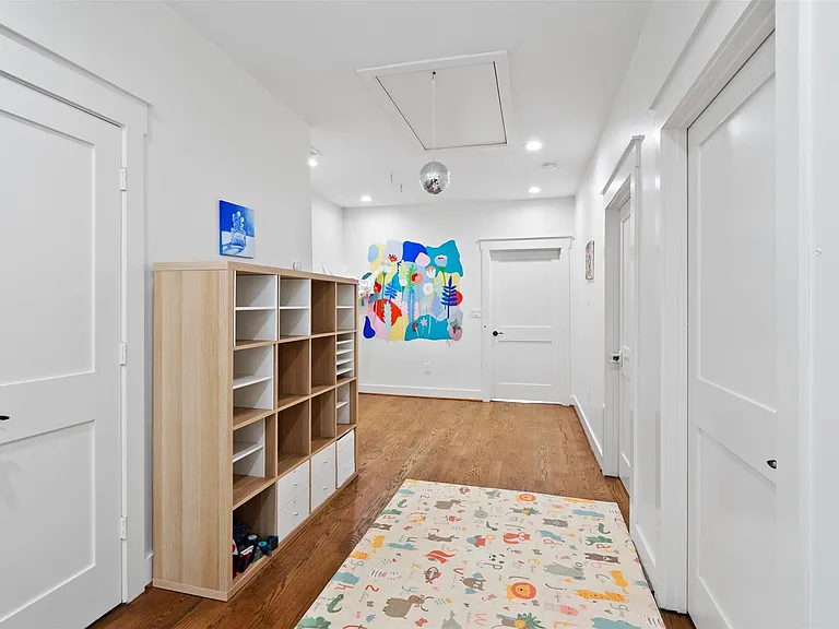 4503 McKinney St — Photo 23
