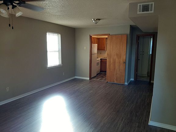2nd image of 634 N Van Buren St
