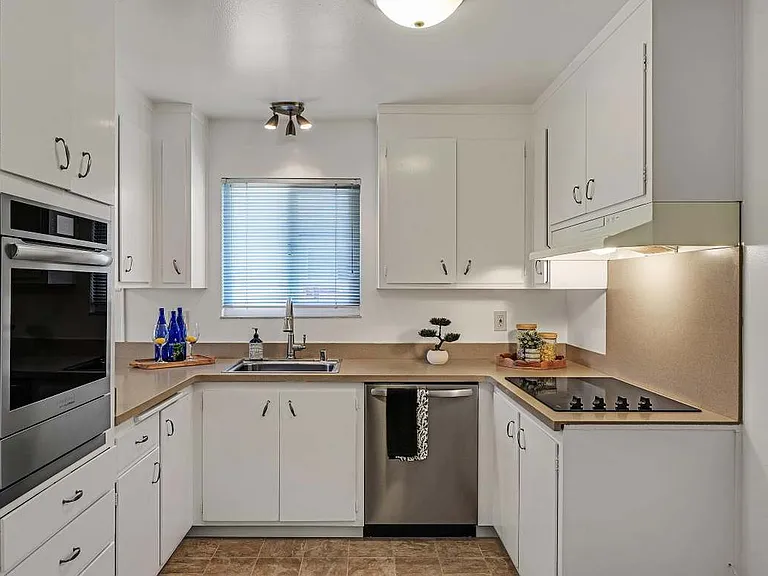 39260 Bliss Ct — Photo 4