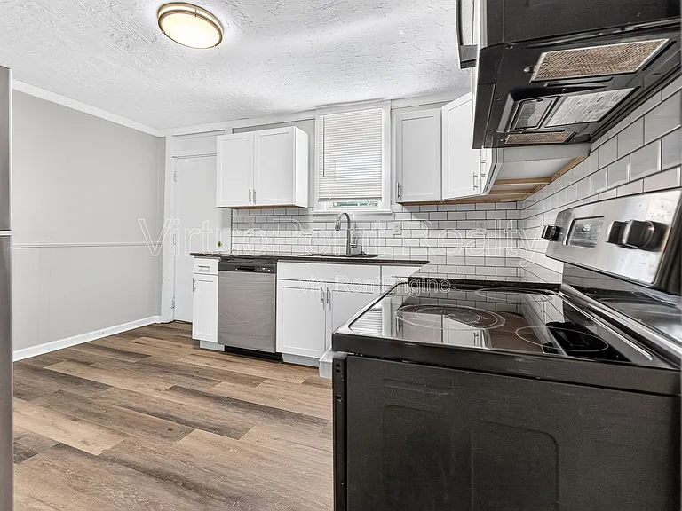 329 S Wayne Ave — Photo 7