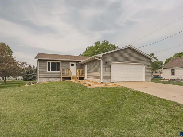 405 S Columbia St, Harrisburg, SD 57032