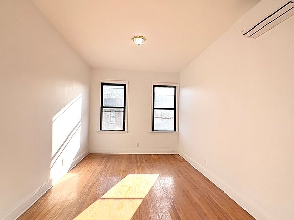 3rd image of 678 Manhattan Ave Floor 3