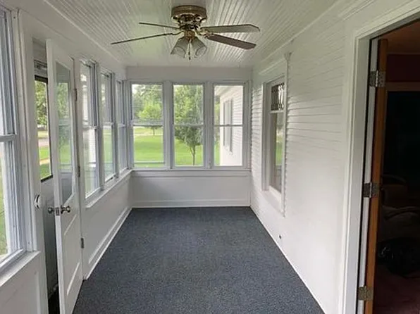 69 Hill St, Momence, IL 60954