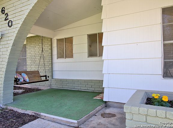 5th image of 620 Creek Dr