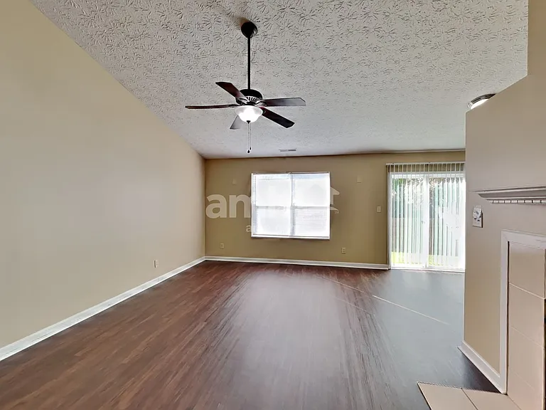 769 Kingston Cir — Photo 4