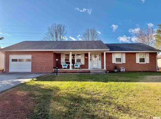 540 Meadowbrook Ln, Centralia, IL 62801