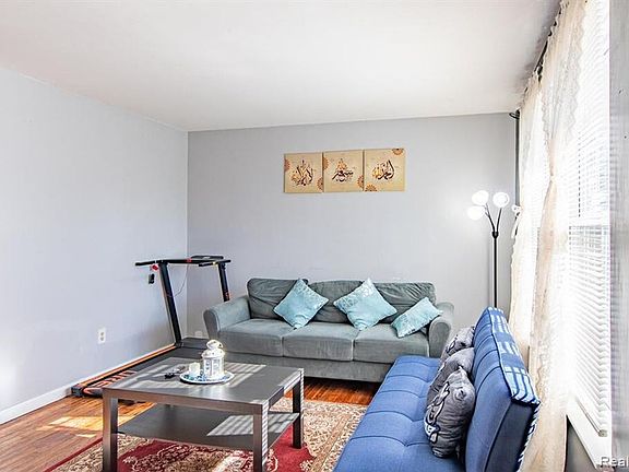 5th image of 2163 Hemlock Dr #4