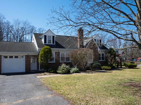 2814 Halsey Drive, Schenectady, NY 12304