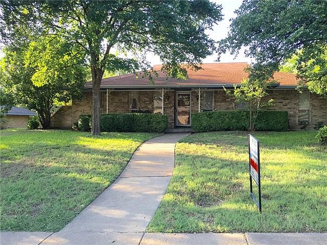1st image of 221 Abbey Ln