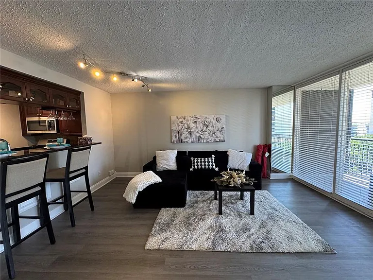 620 Peachtree St NE #911 — Photo 10