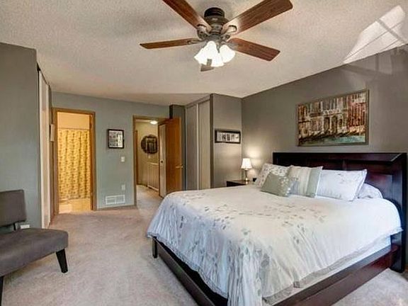 Over sized Master. Updated Carpet after picture.