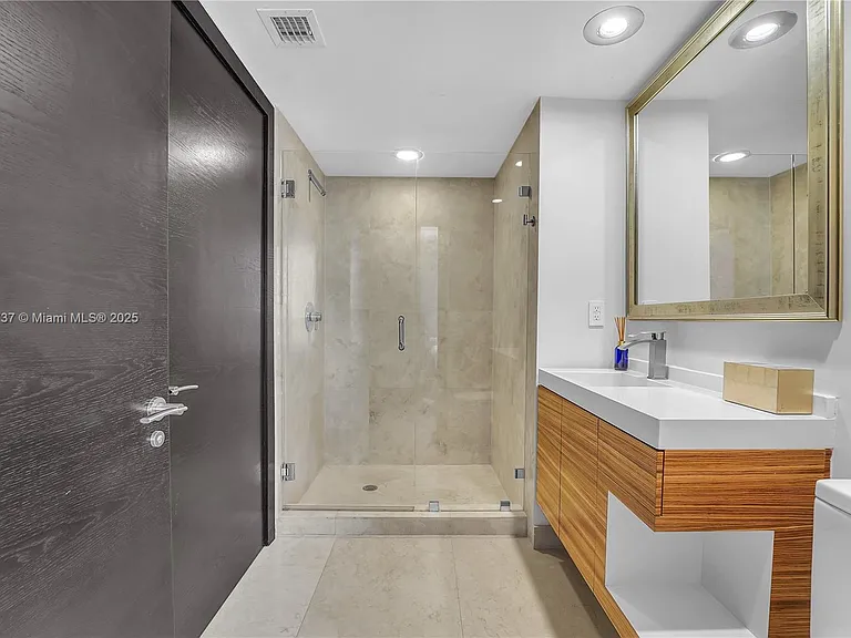 465 Brickell Ave #1001 — Photo 31