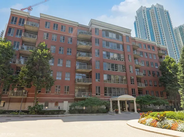 400 N Clinton St APT 407, Chicago, IL 60654