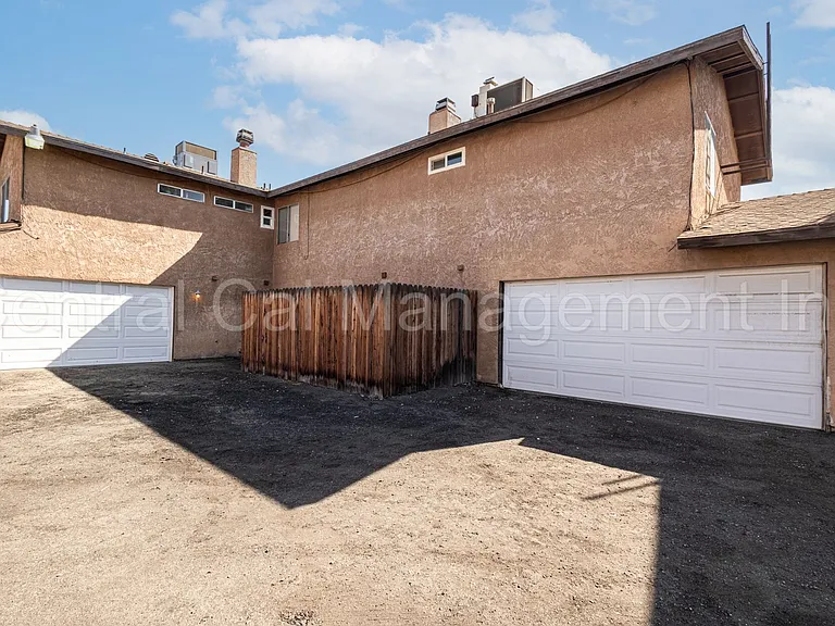 7901 S Laurelglen Blvd #A-D — Photo 22