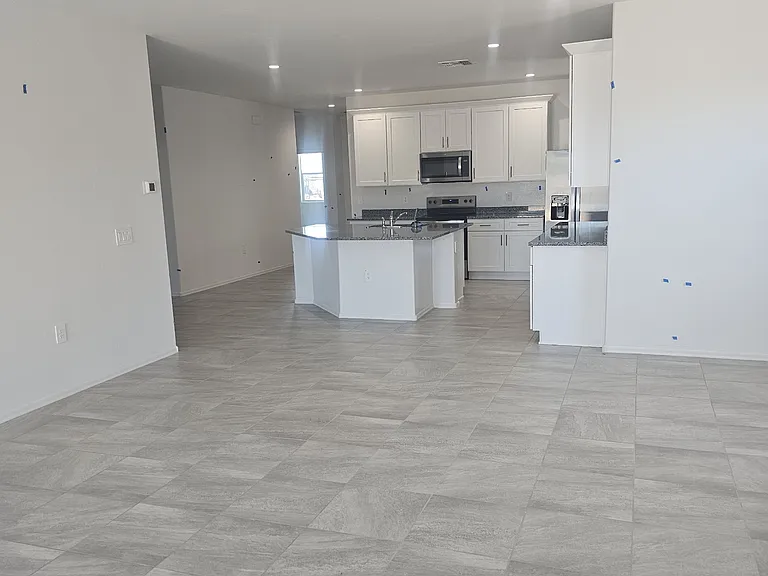 1584 E Currier Dr — Photo 7