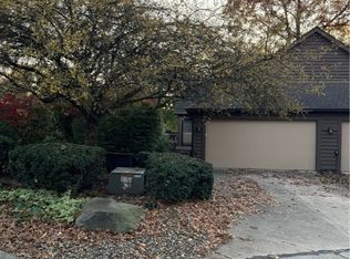 918 Arboretum Cir, Northfield, OH 44067