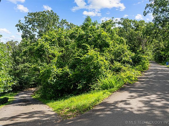 3rd image of 11111 E 958th Rd