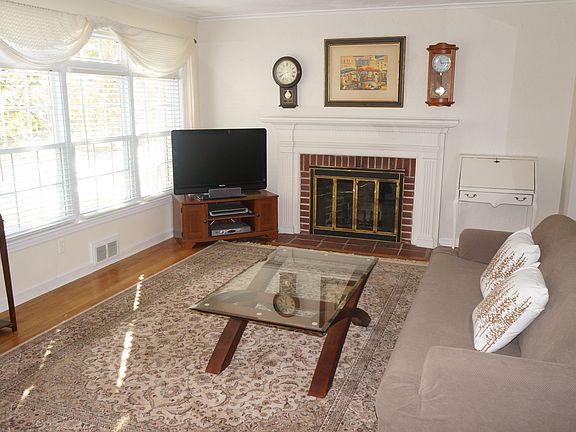 2nd image of 29 Parkview Dr