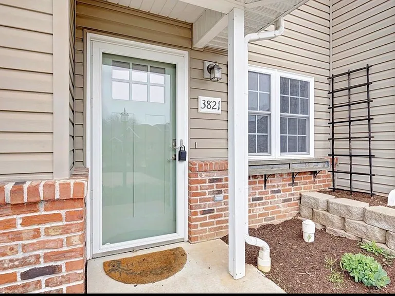 3821 S Cramer Cir — Photo 3