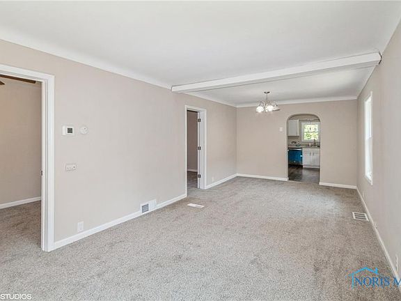 4th image of 649 Wright Ave