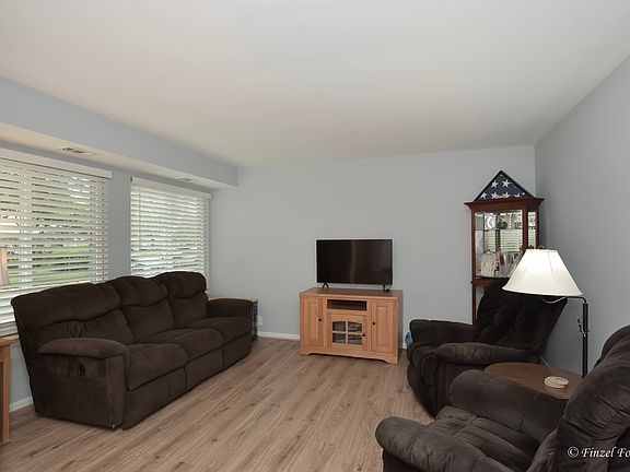 3rd image of 1418 N Whispering Springs Cir #1418