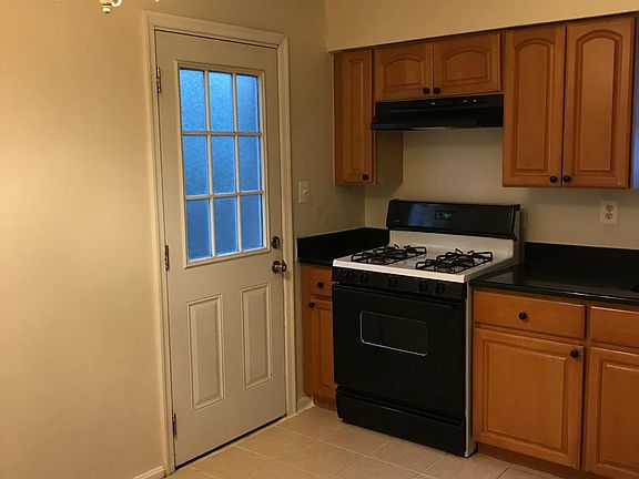 4th image of 5848 Mount Vernon Dr #5848