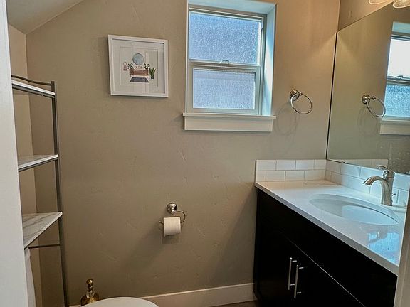 3rd image of 20606 SE Slate Ave