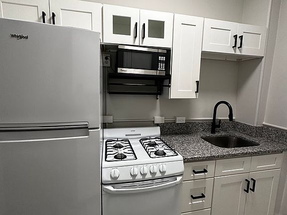 5th image of 119 W Burnett Ave APT 7