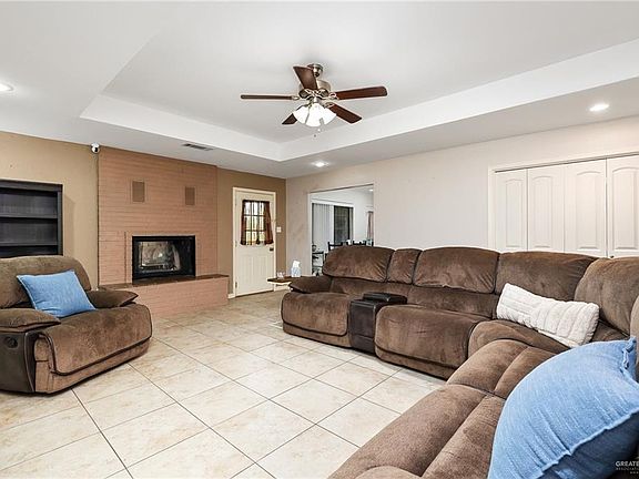 3rd image of 1004 McKee Dr