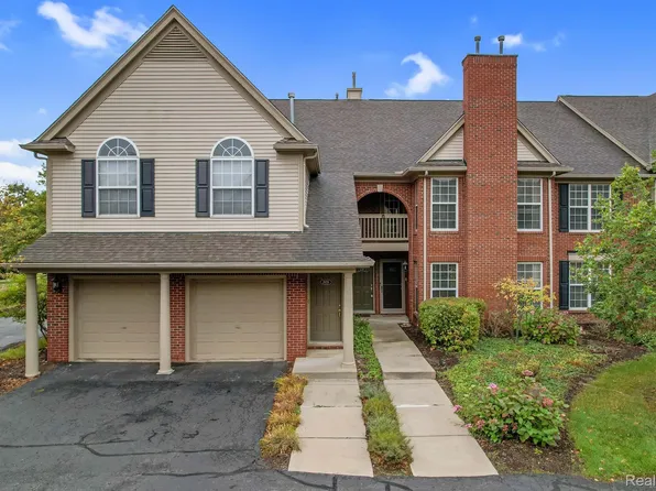 28247 Carlton Way Dr, Novi, MI 48377