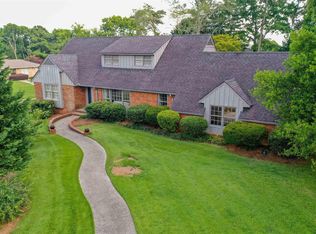 1905 Seneca Rd, Vestavia Hills, AL 35216