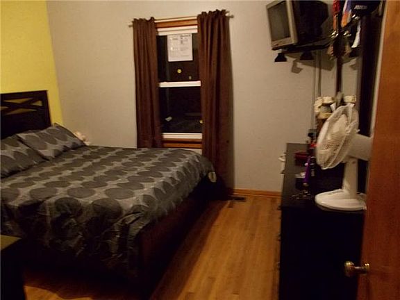 5th image of 29053 Kearsley St