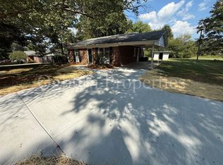 2201 Stonehaven Rd, Kernersville, NC 27284