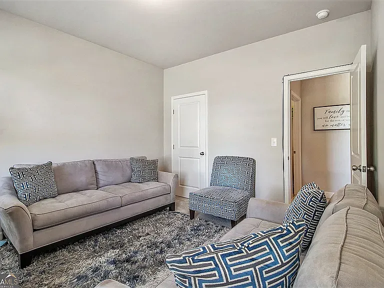 5964 Park Bend Ave — Photo 8
