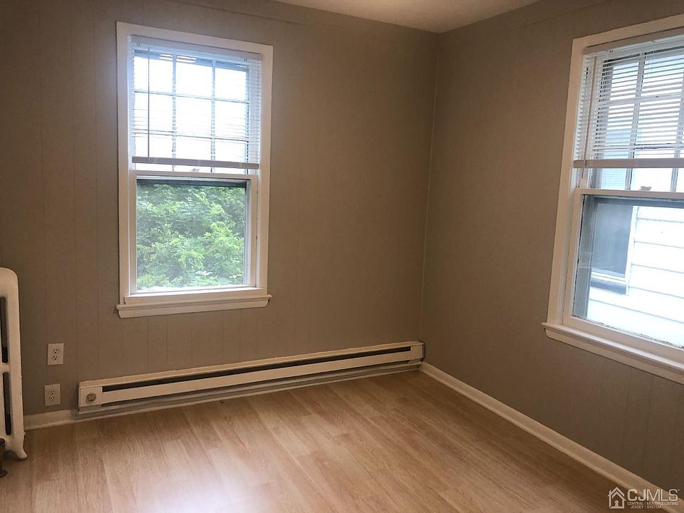 2nd image of 201 Easton Ave #2
