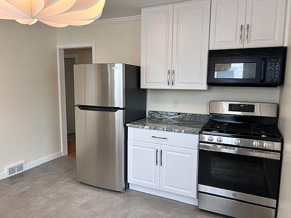 All new appliances: refrigerator, GAS stove, BOSCH dishwasher, quartz countertop