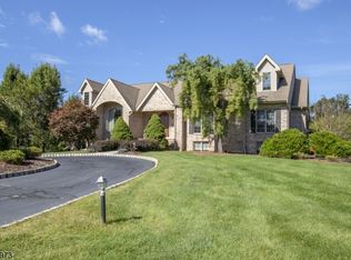 3 Kendall Ct, Mendham, NJ 07945