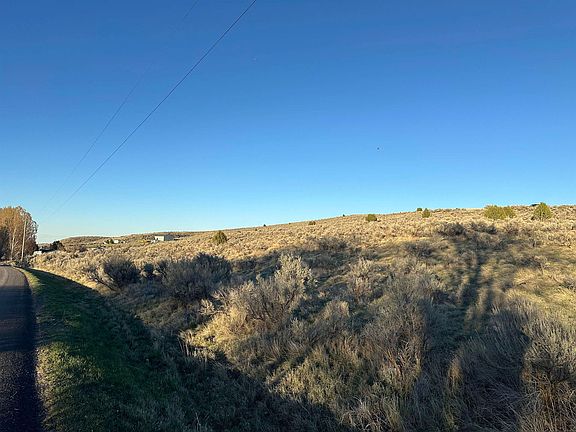 2nd image of 3043 Garden Rd