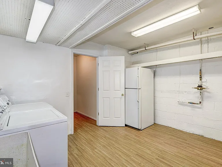 1502 Farsta Ct — Photo 26