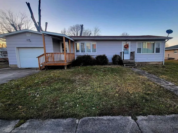 109 N Hickory St, Farina, IL 62838