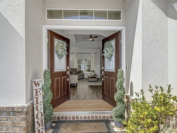 4th image of 406 Banberry Court