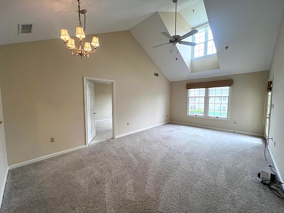 3rd image of 2206 Heatherwood