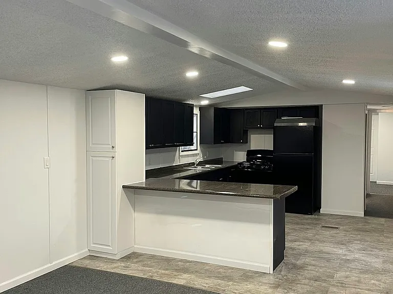 2823 Bailey Ave — Photo 6